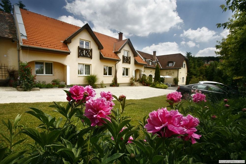 Keszi Panzio Hotel Budakeszi Exterior foto