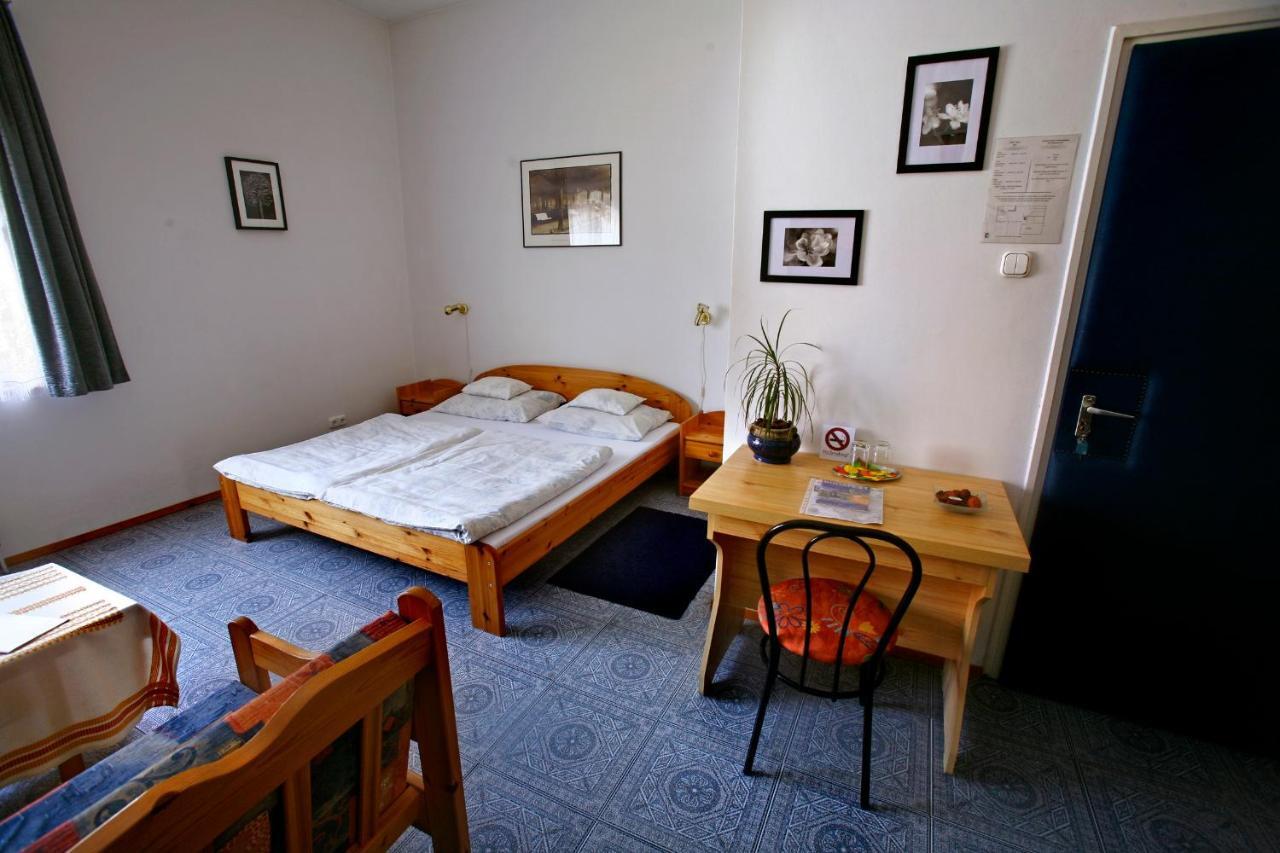 Keszi Panzio Hotel Budakeszi Cameră foto